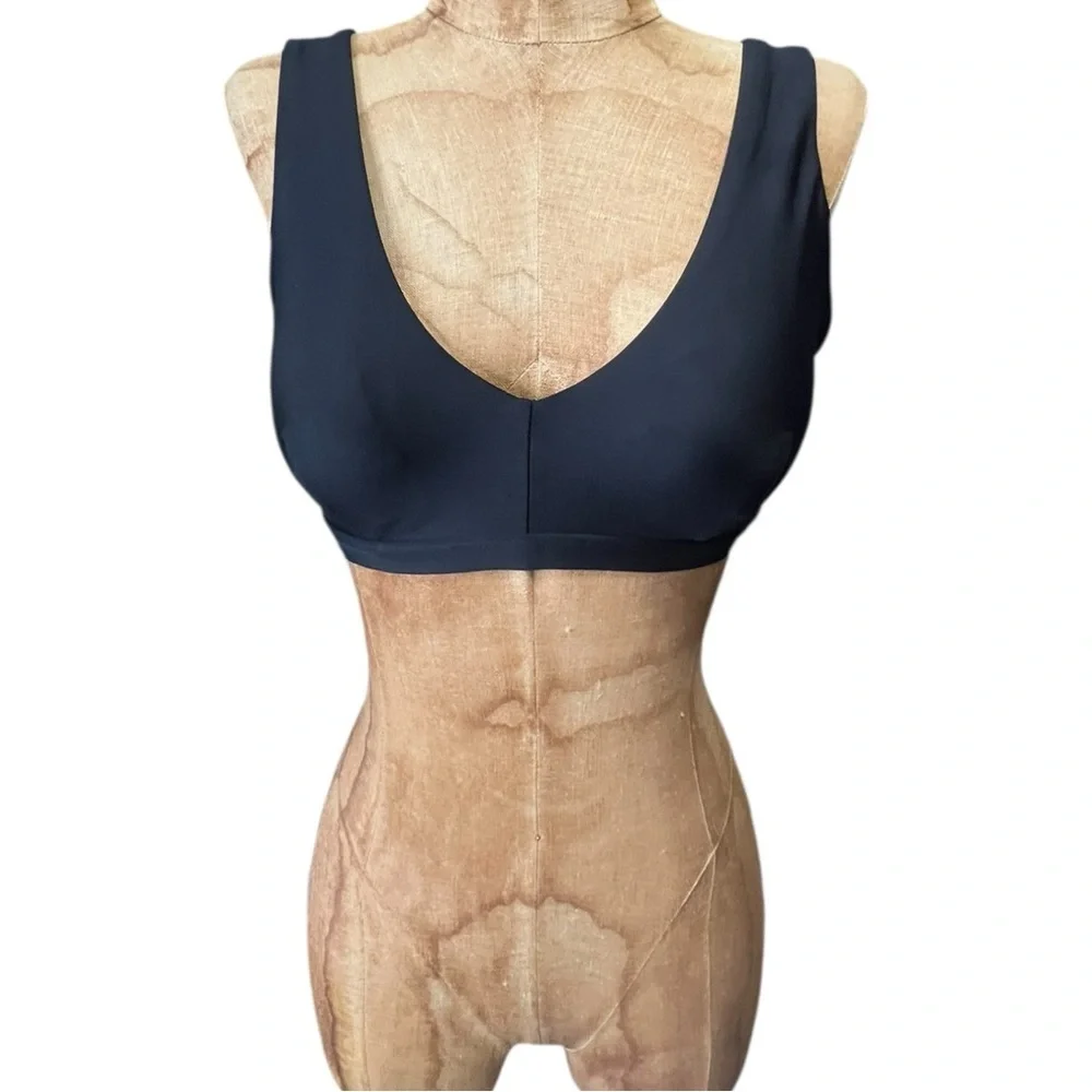 Lululemon Athletica Black Waterside V Swim Top NWT C/D or 6